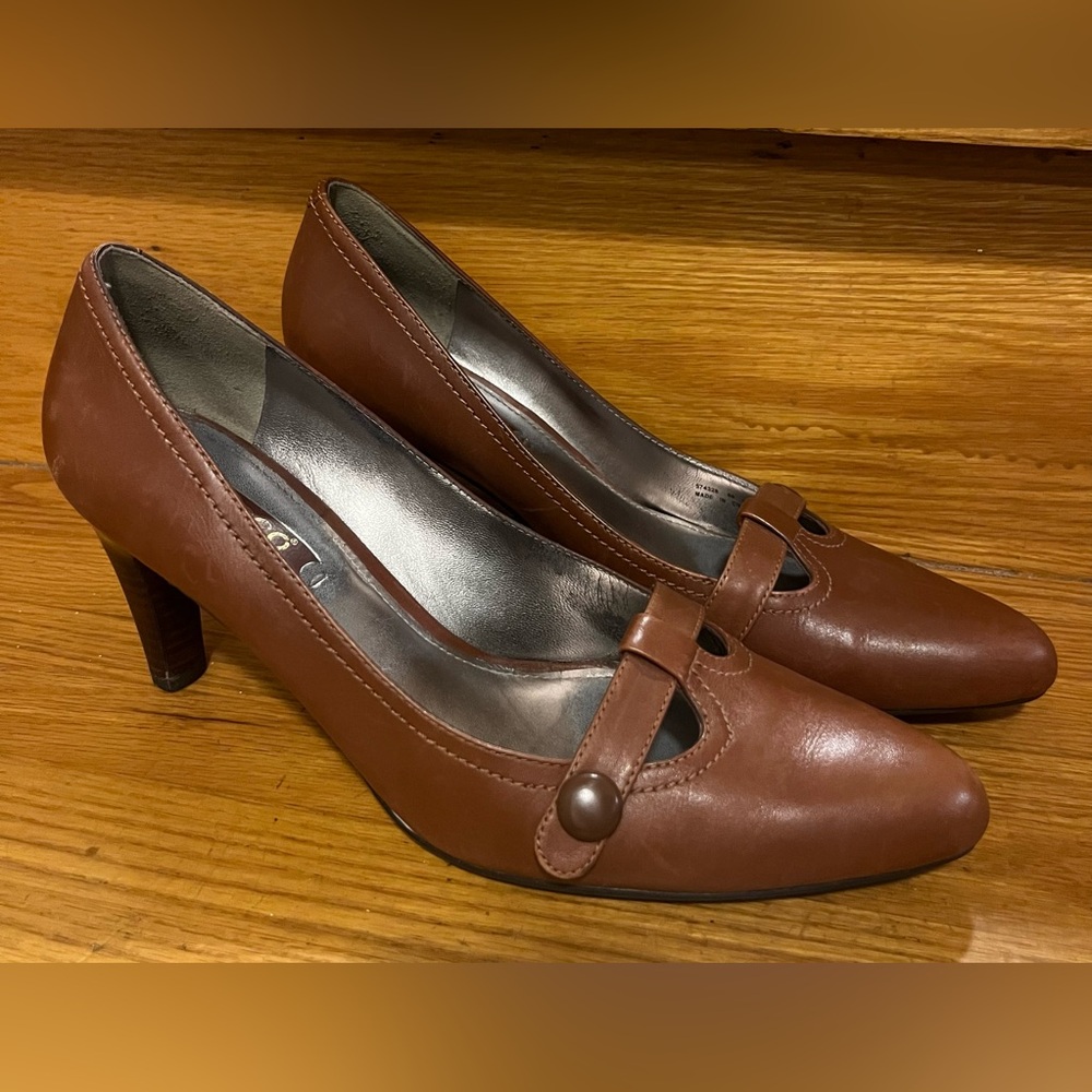 Womens ECCO Leather Mary-Janes Pumps Size 40 Size 9.5 color Cognac